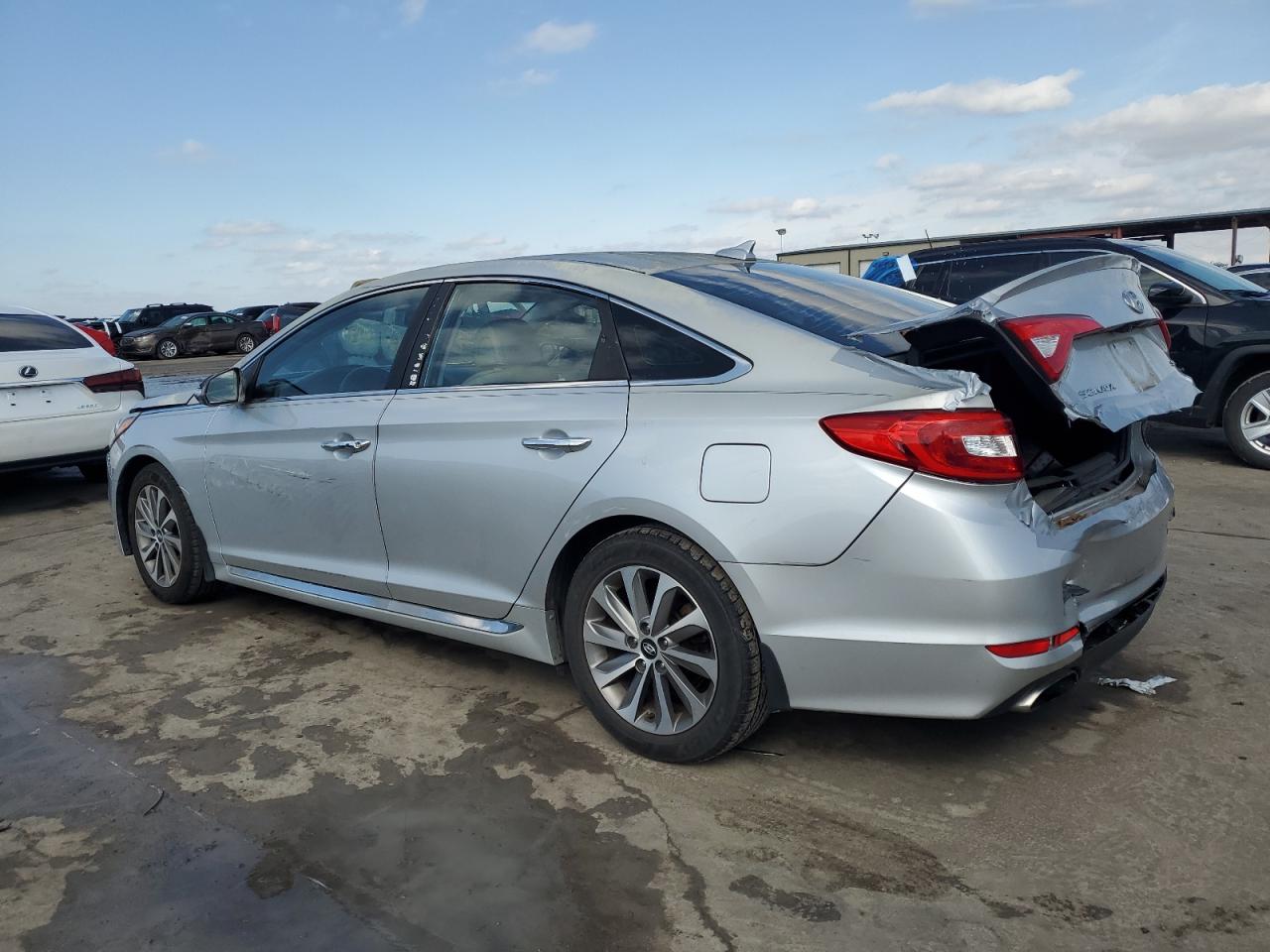 2015 Hyundai Sonata - Image 2