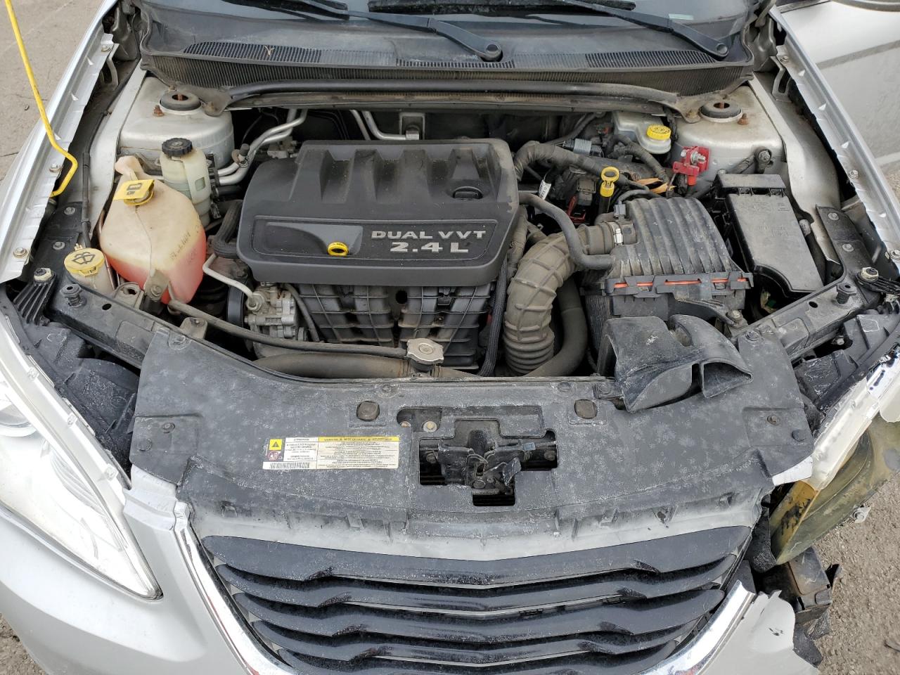 2012 Chrysler 200 - Image 13