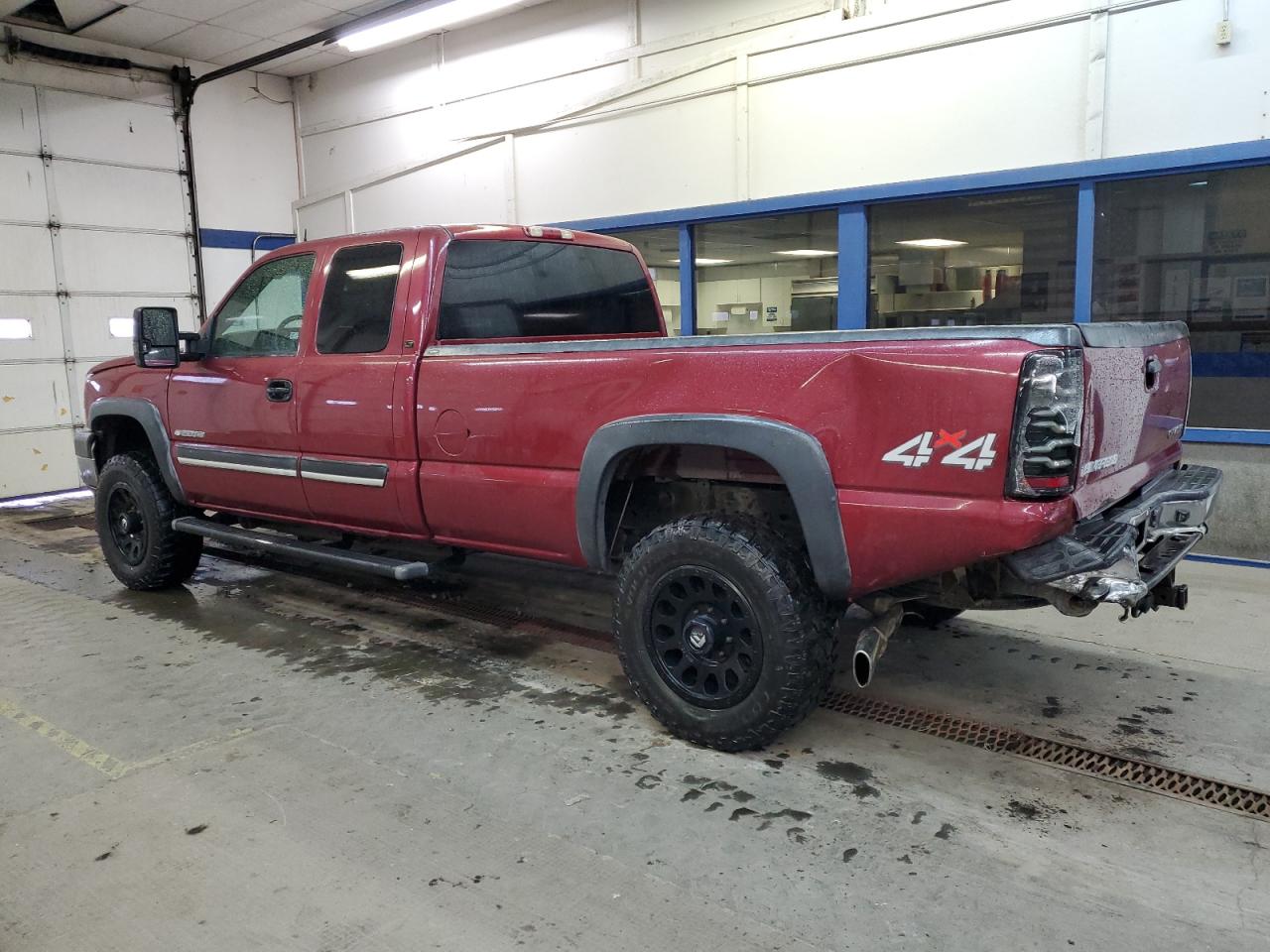 2004 Chevrolet Silverado - Image 2