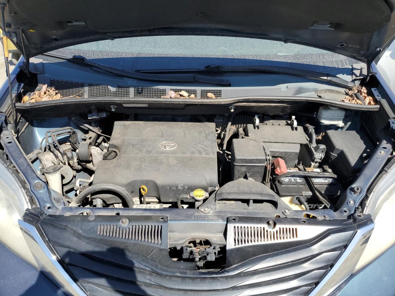 2012 Toyota Sienna - Image 12