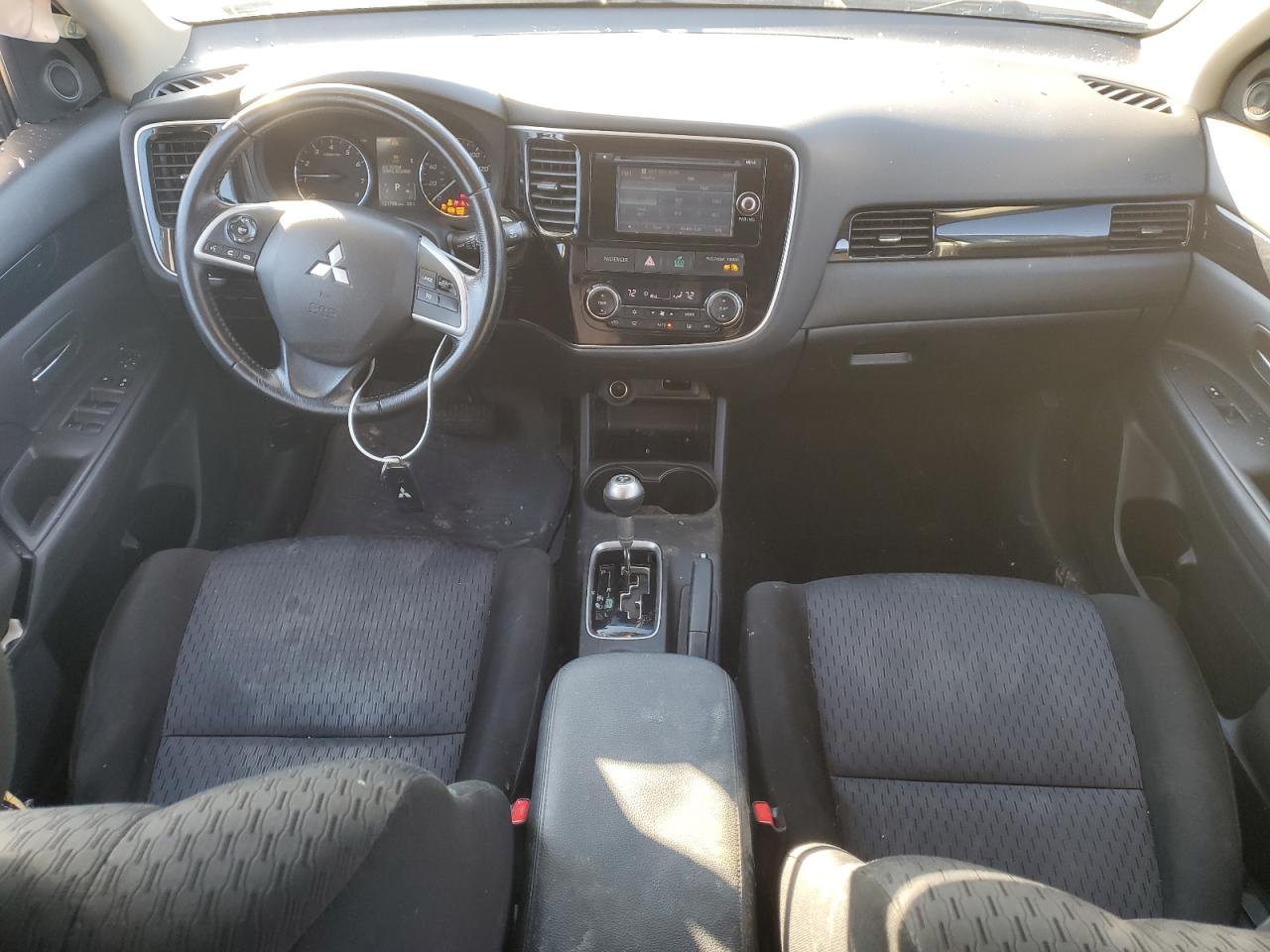 2014 Mitsubishi Outlander - Image 8