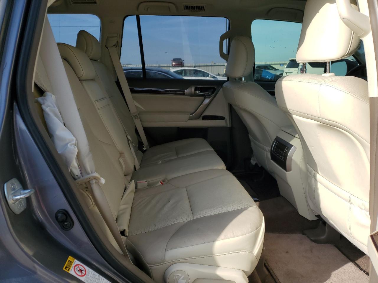 2015 Lexus GX - Image 11