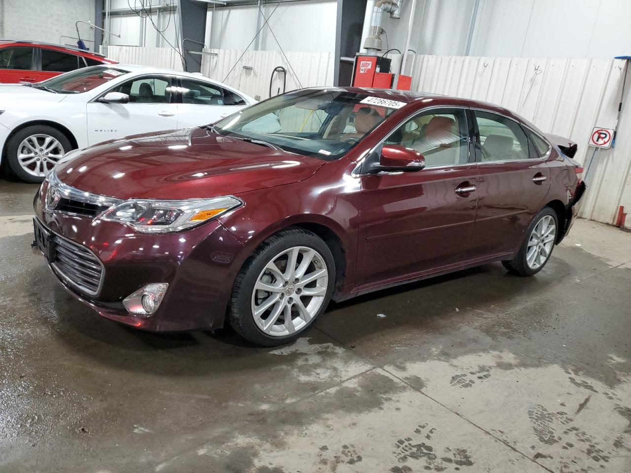 2015 Toyota Avalon - Image 1