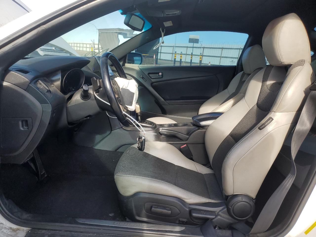 2013 Hyundai Genesis - Image 7