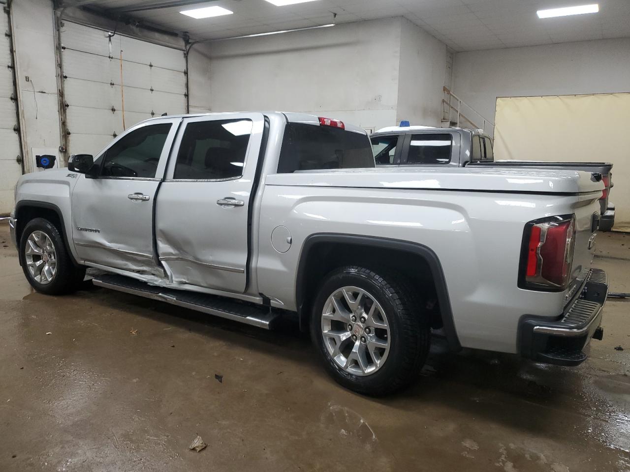 2017 GMC Sierra - Image 2