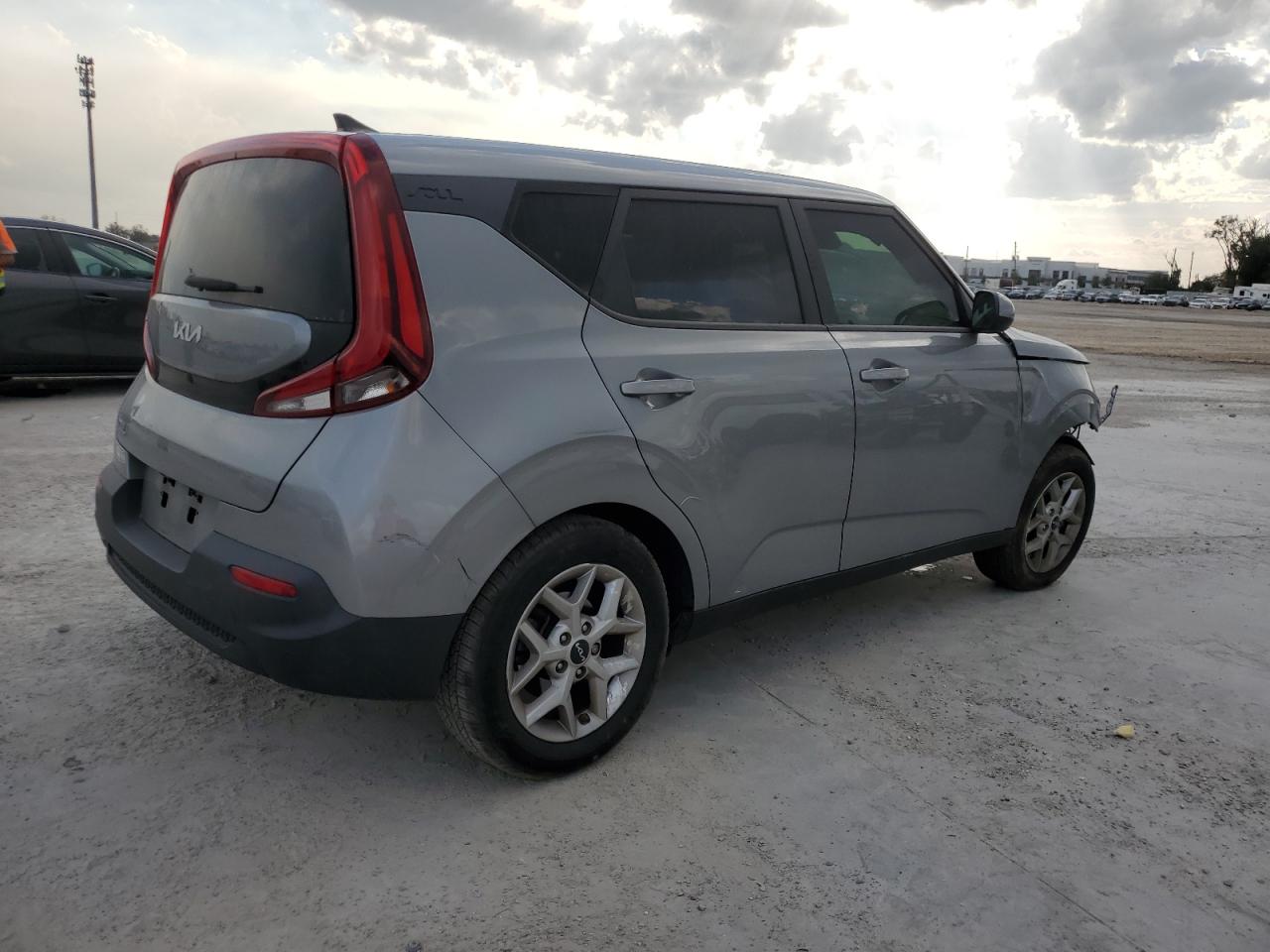 2022 Kia Soul - Image 3