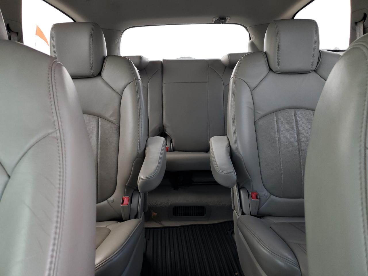 2010 Buick Enclave - Image 10