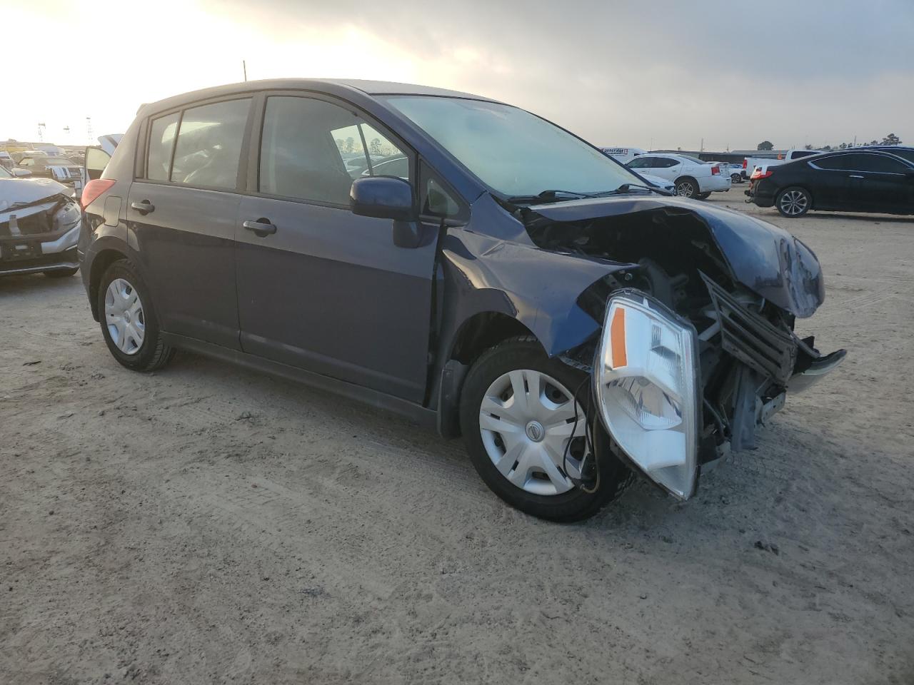 2012 Nissan Versa - Image 4