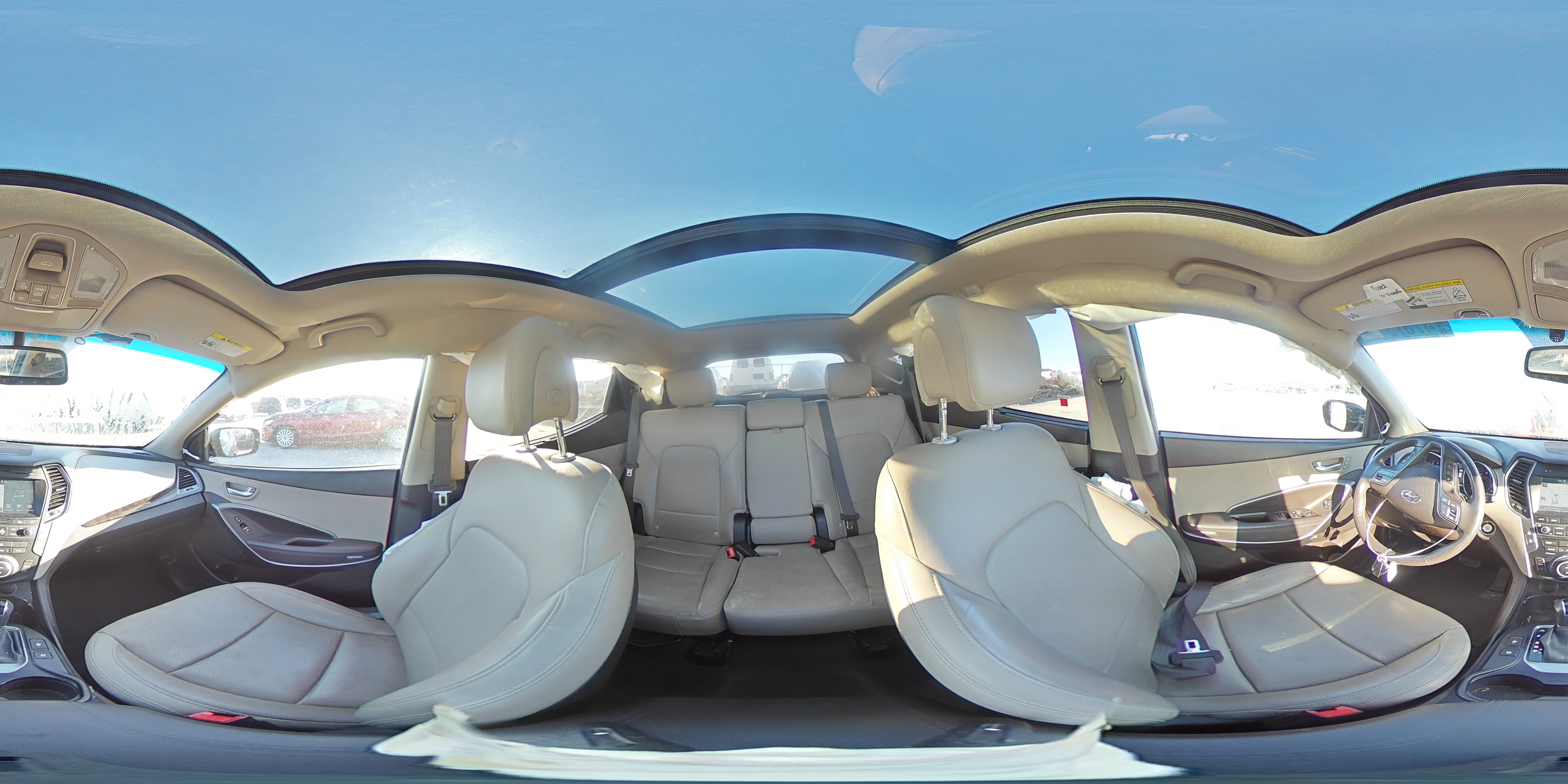 2017 Hyundai Santa Fe - Image 13