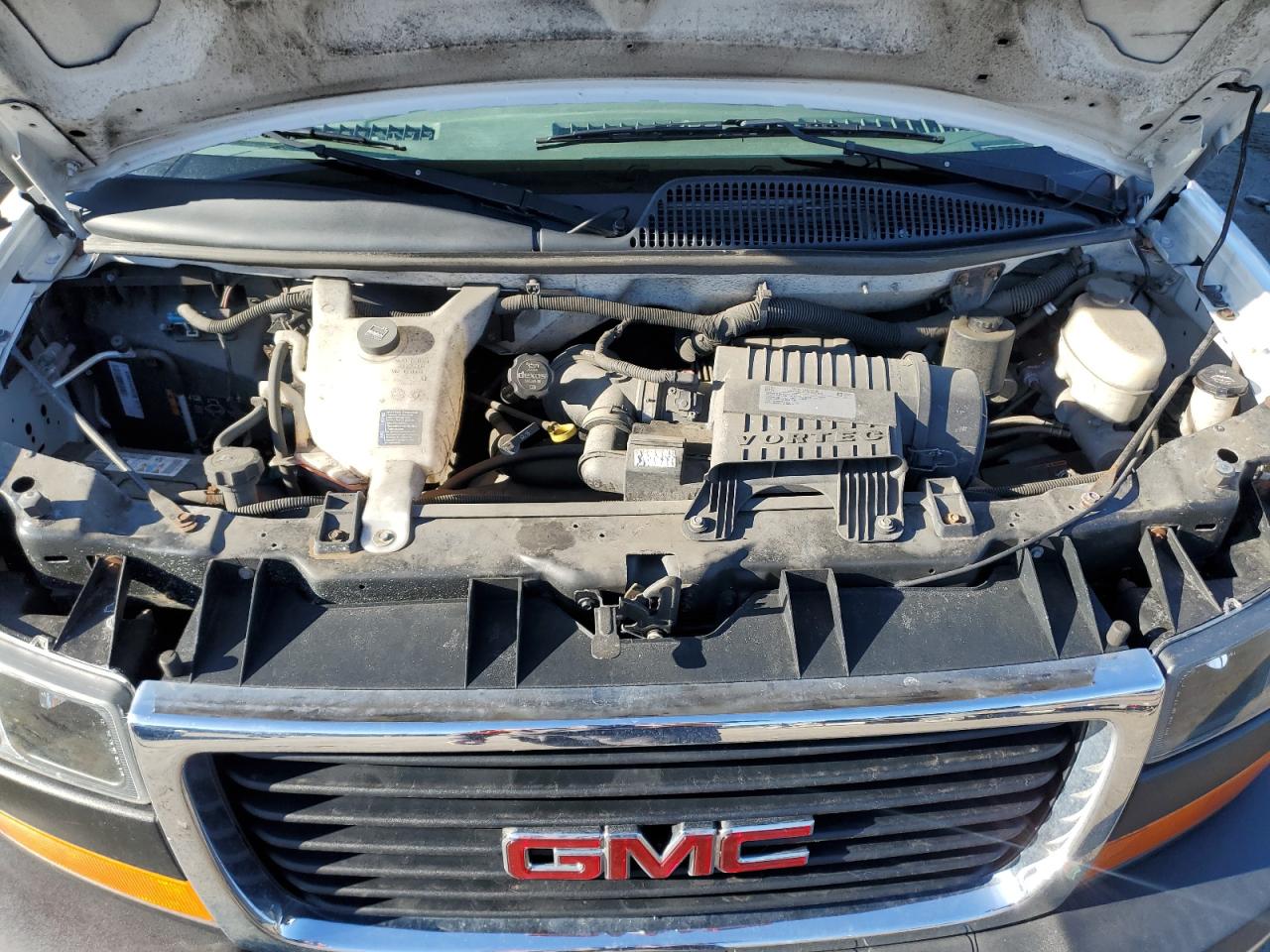 2017 GMC Savana - Image 12