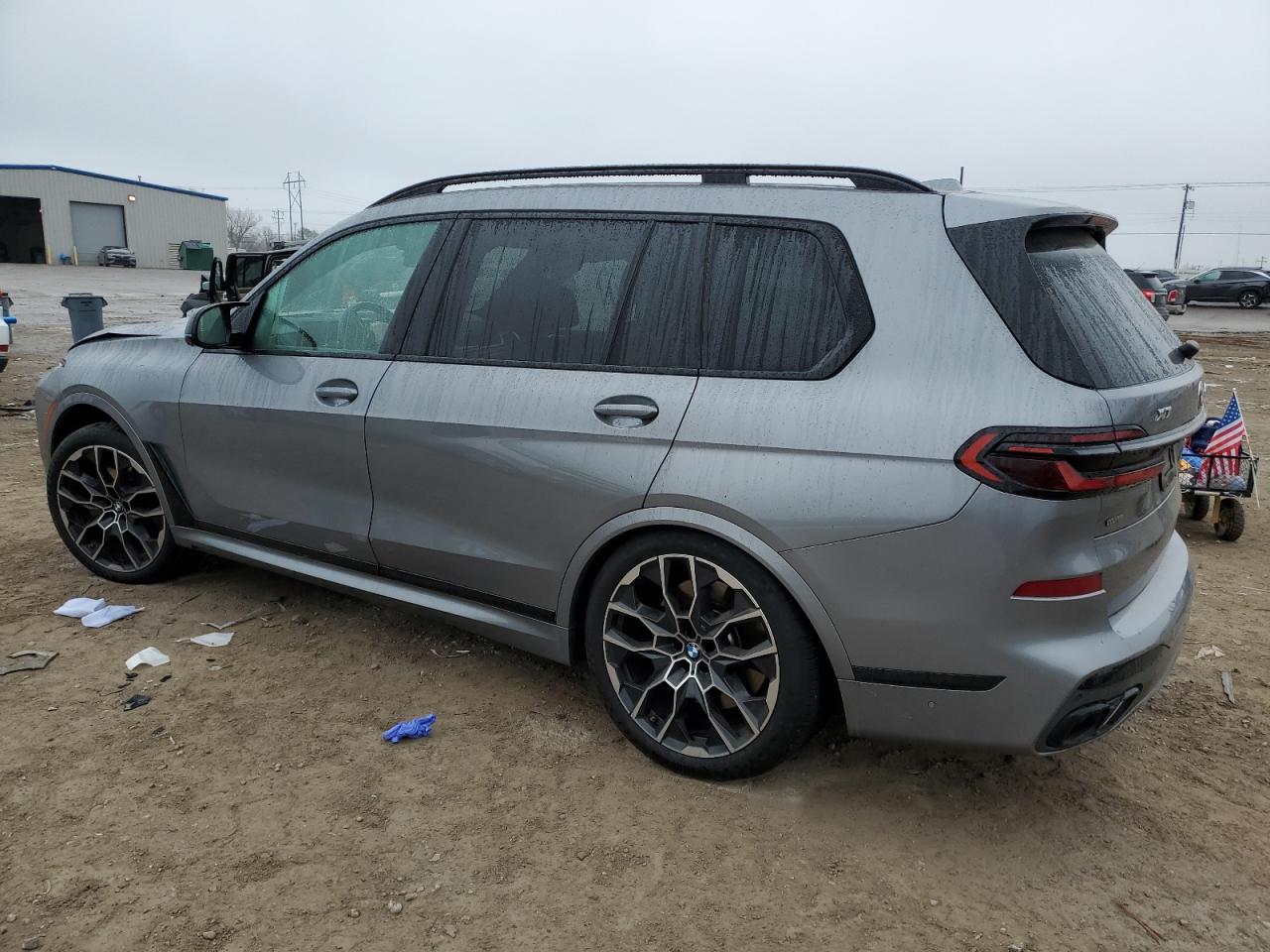 2024 BMW X7 - Image 2