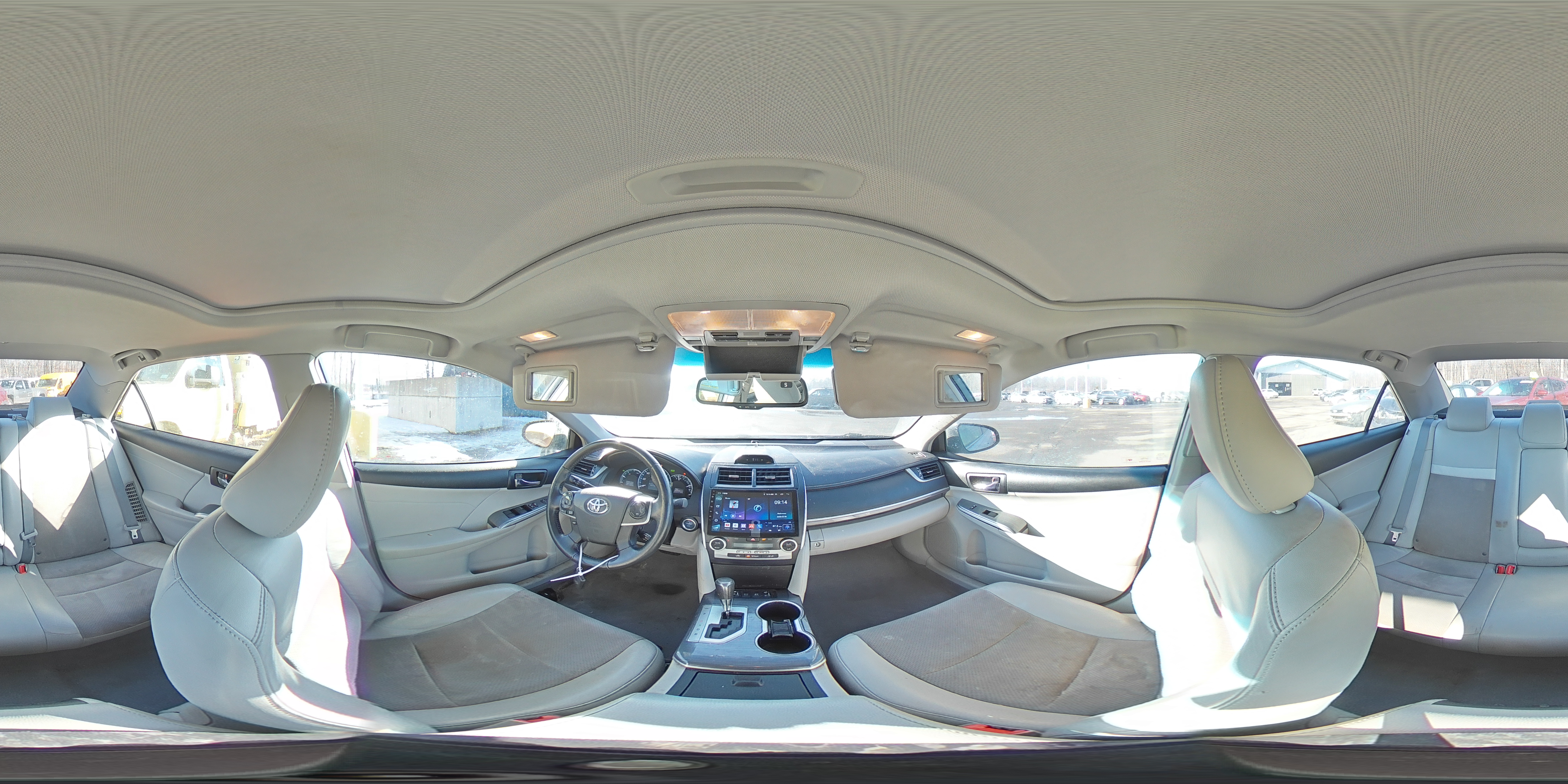 2014 Toyota Camry - Image 13