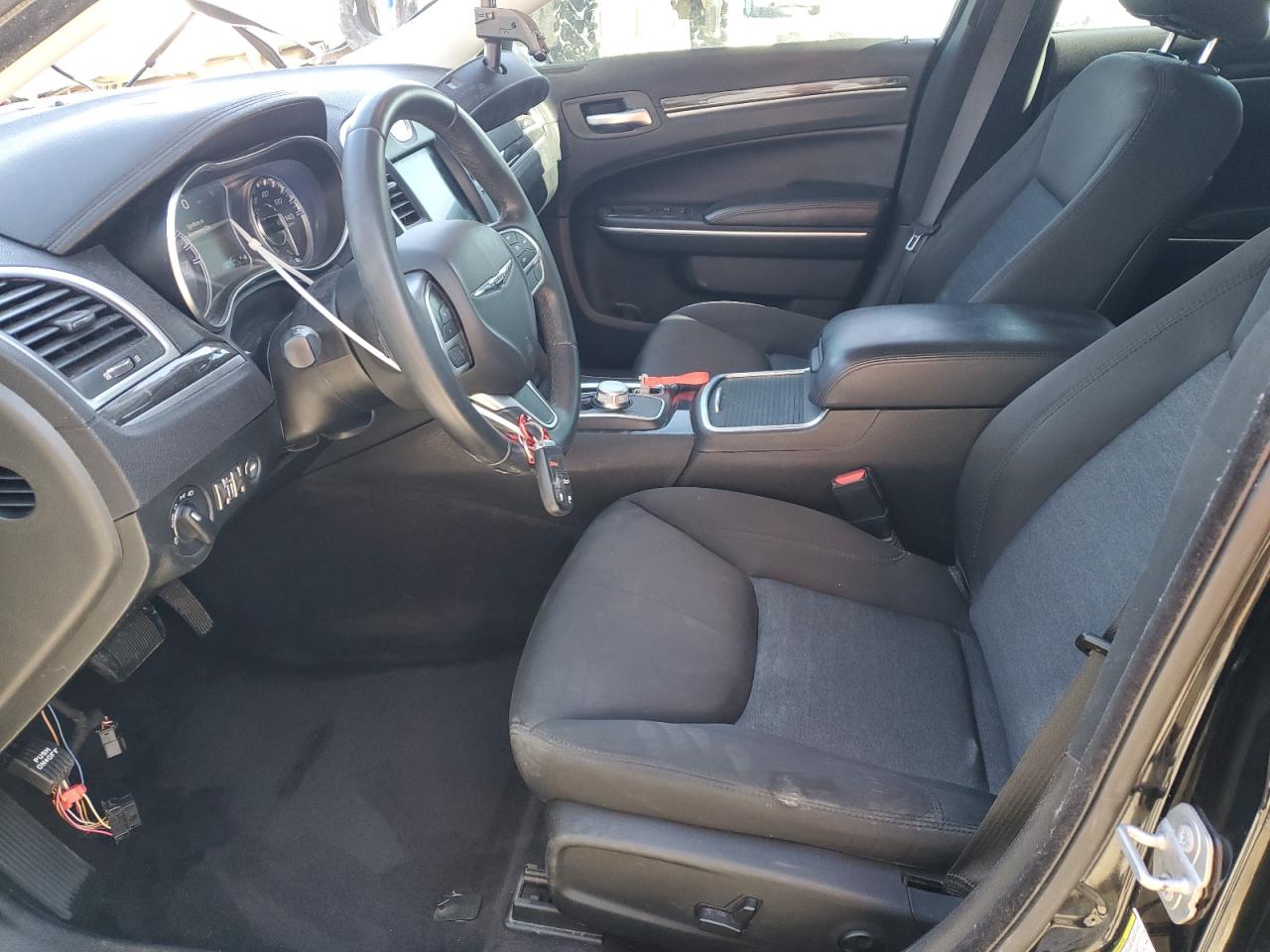 2018 Chrysler 300 - Image 7