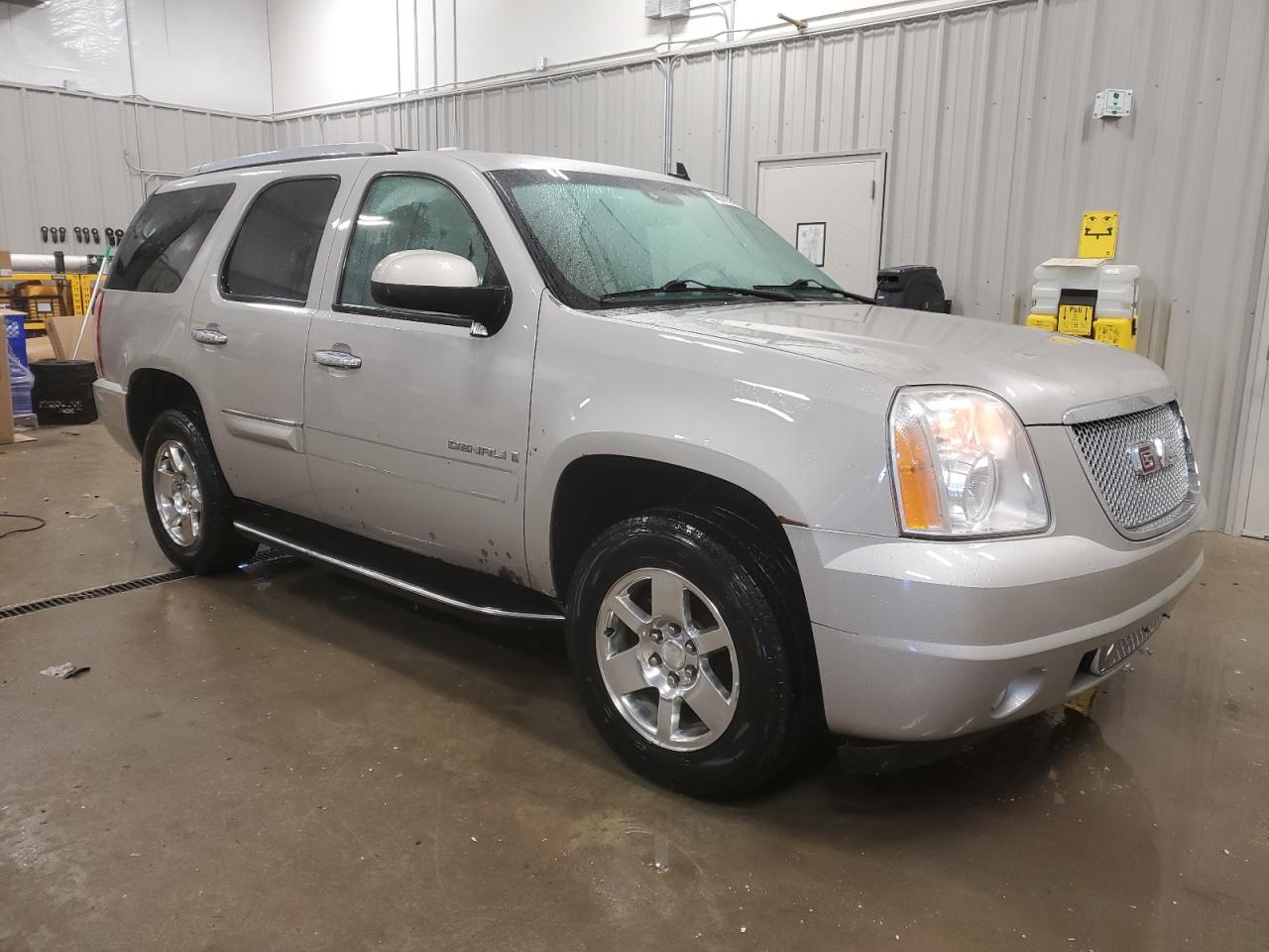 2008 GMC Yukon - Image 4
