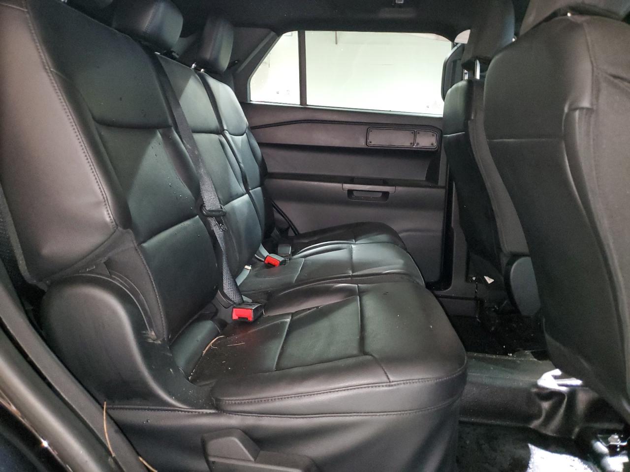 2022 Ford Explorer - Image 11