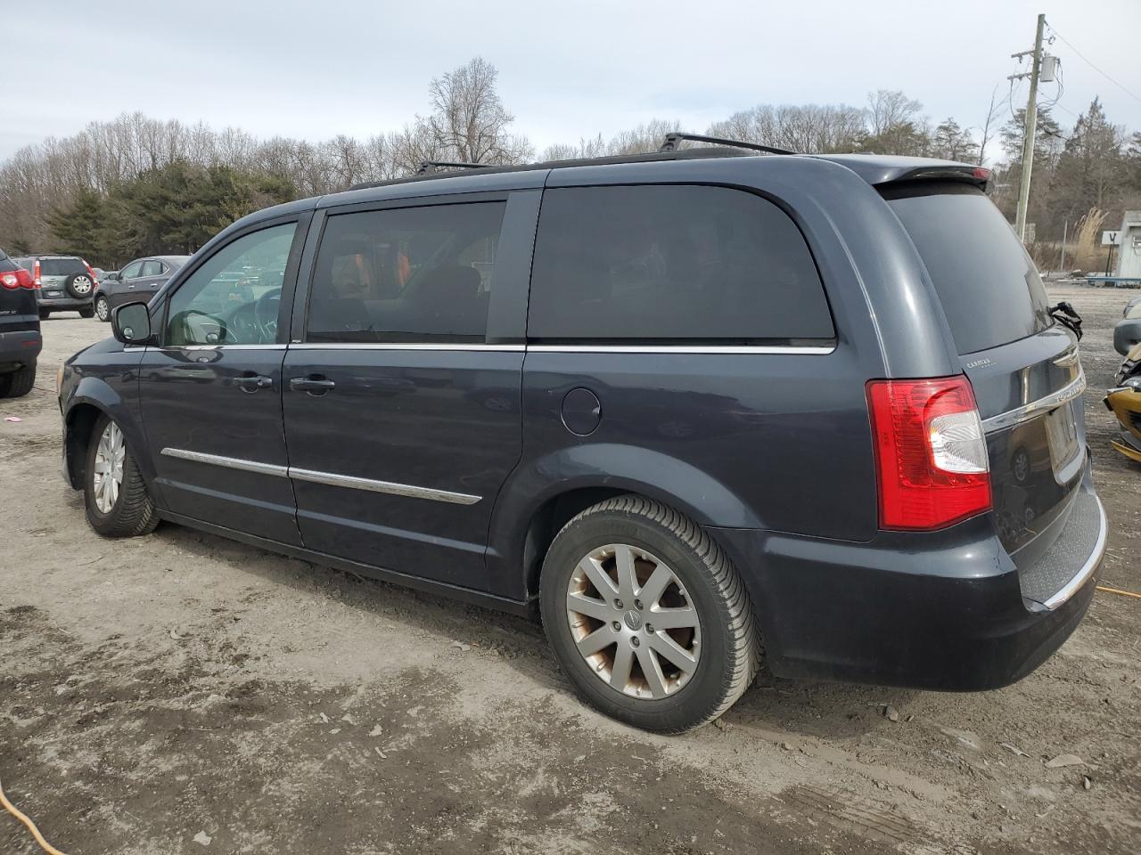 2014 Chrysler Town & Country - Image 2