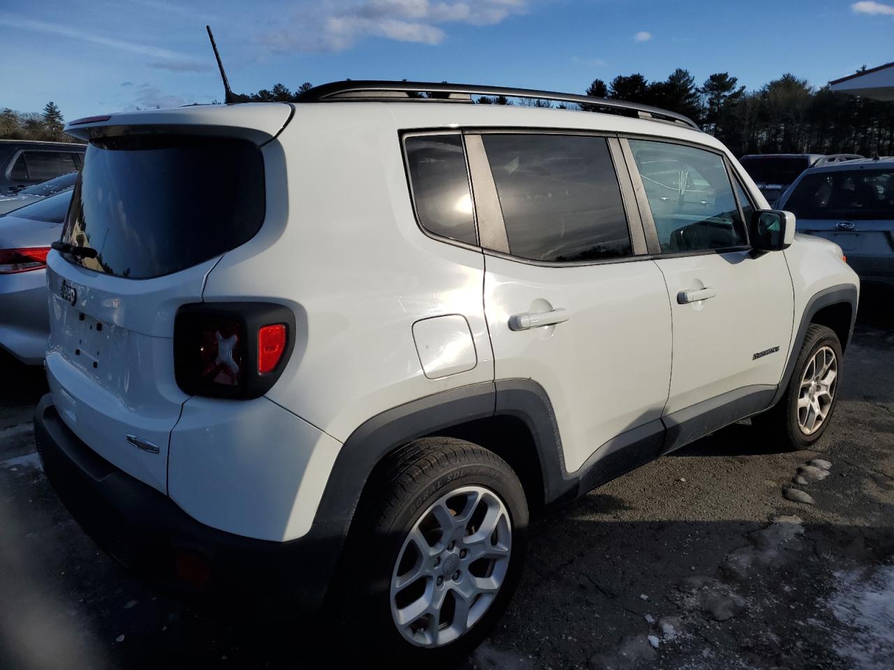 2018 Jeep Renegade - Image 3
