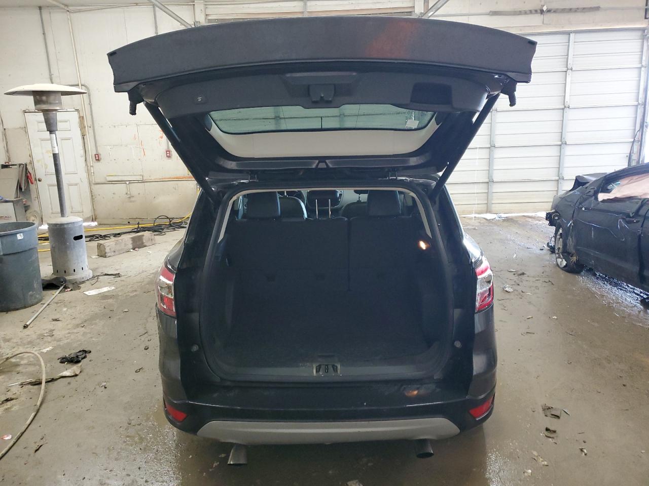 1FMCU0J99HUA11805 FORD ESCAPE 2017