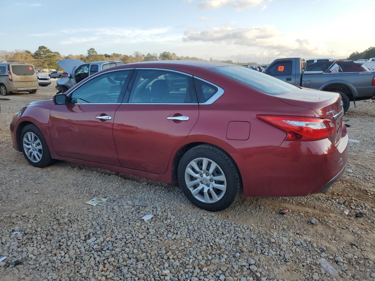2016 Nissan Altima - Image 2