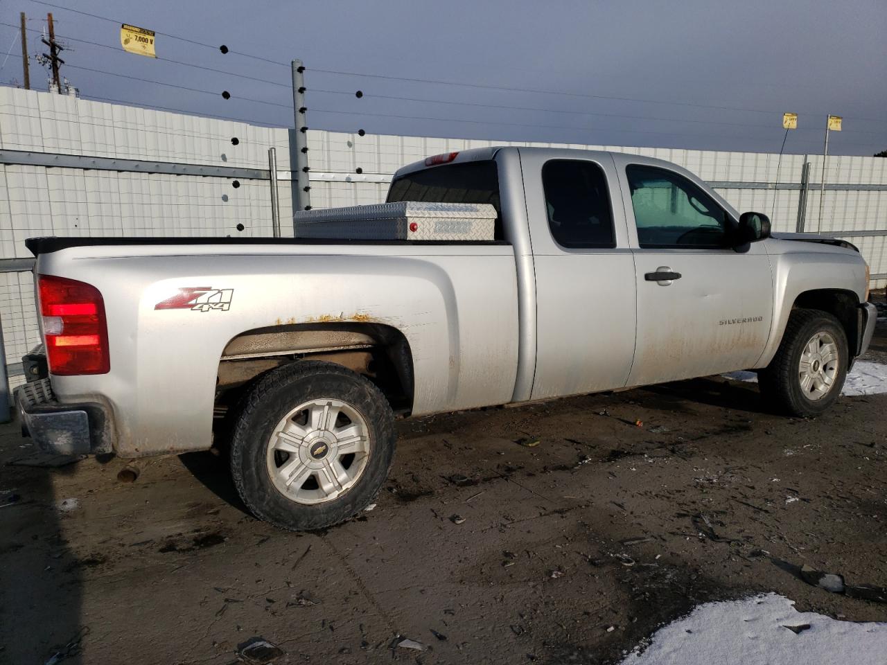 2010 Chevrolet Silverado - Image 3