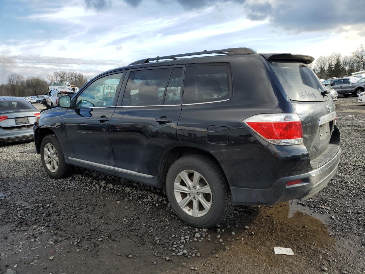 2013 Toyota Highlander - Image 2