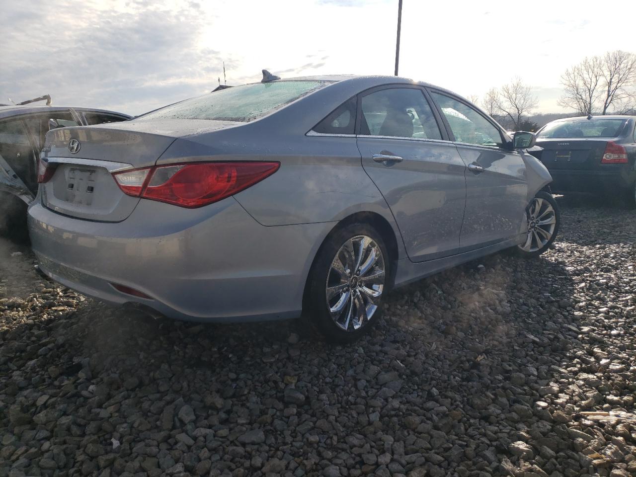 2011 Hyundai Sonata - Image 3