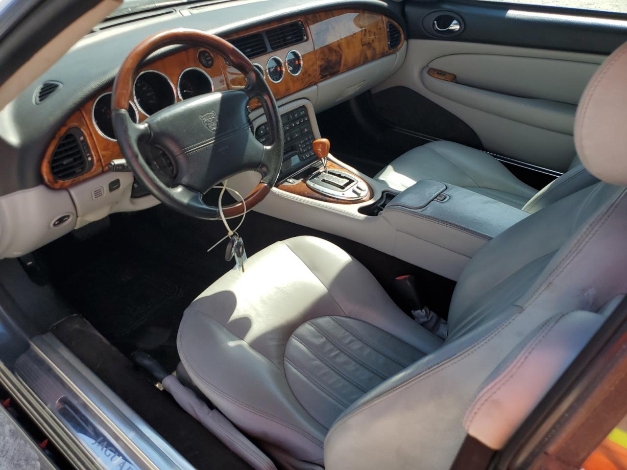 2005 Jaguar XK - Image 8