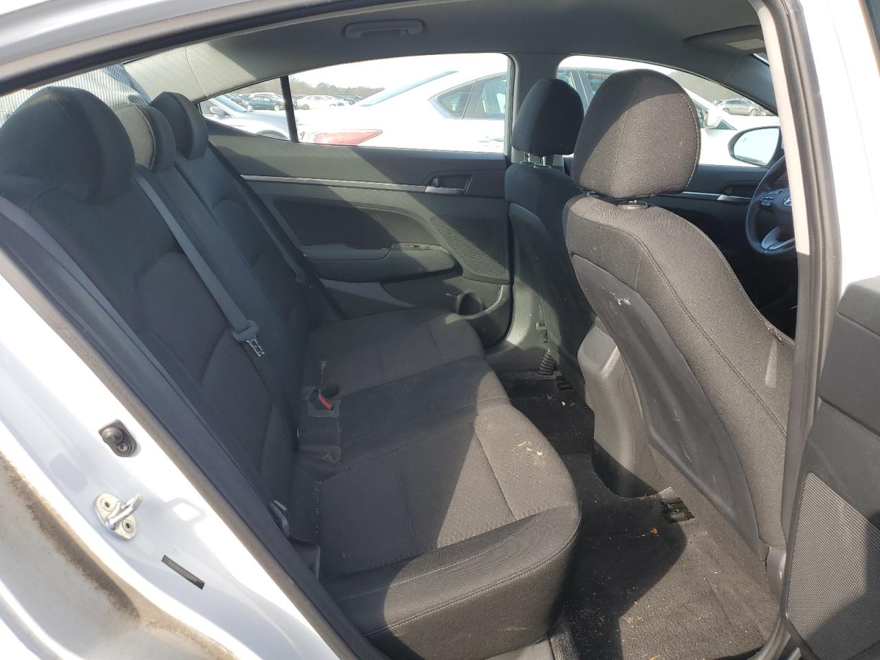 2020 Hyundai Elantra - Image 10