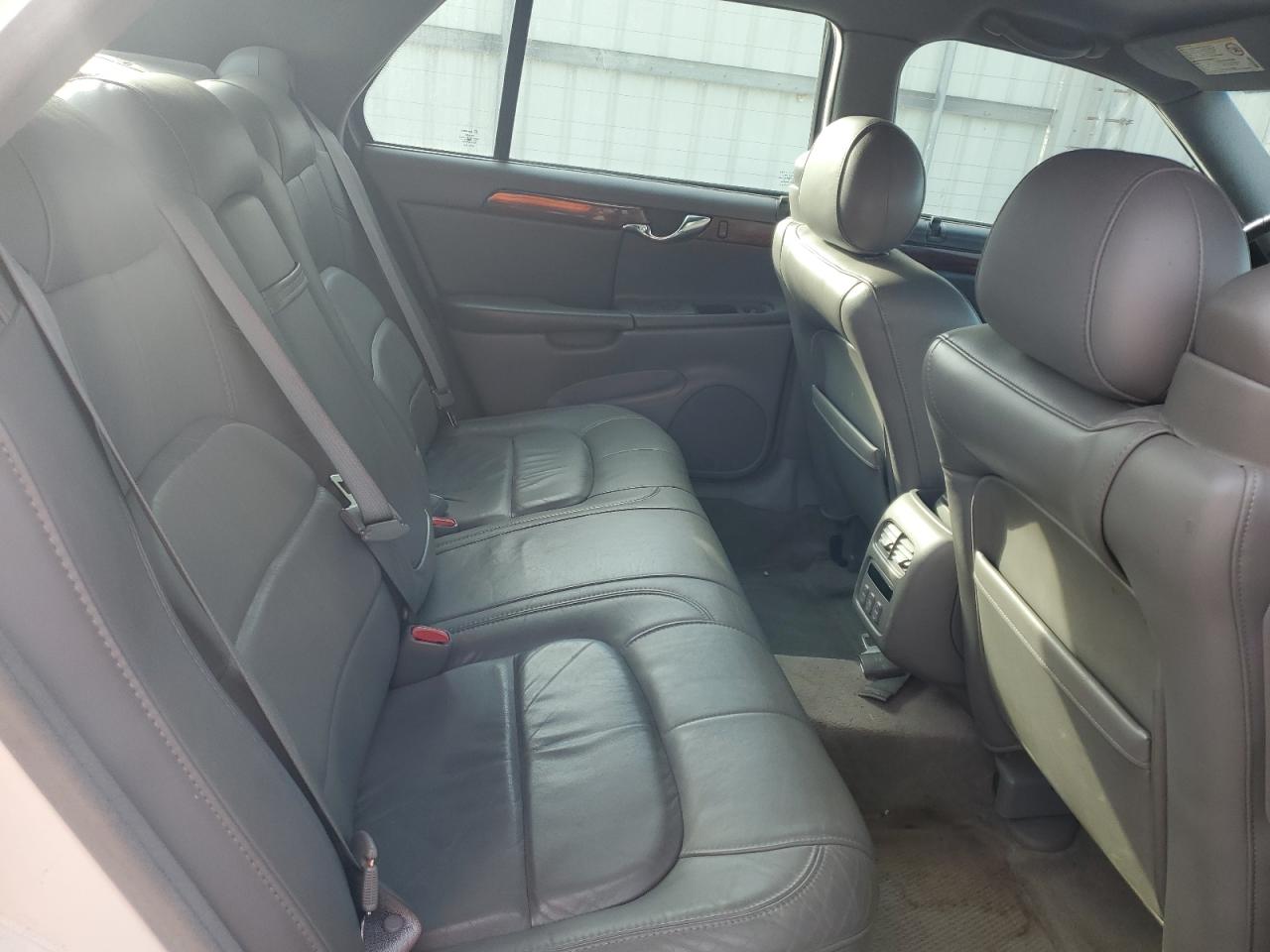 2004 Cadillac De Ville - Image 10