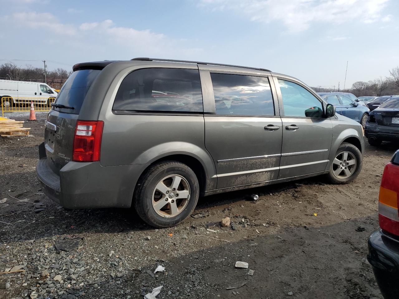 2010 Dodge Caravan - Image 3