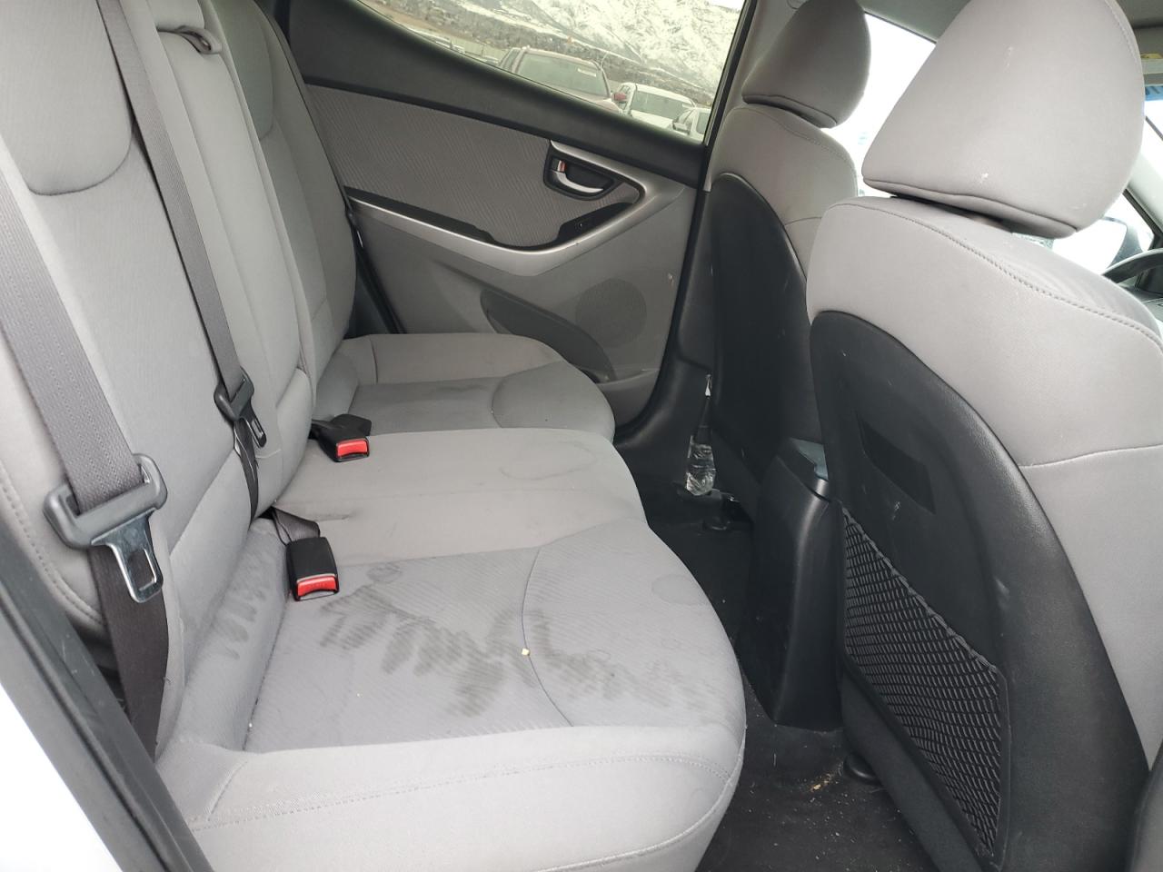 2012 Hyundai Elantra - Image 10