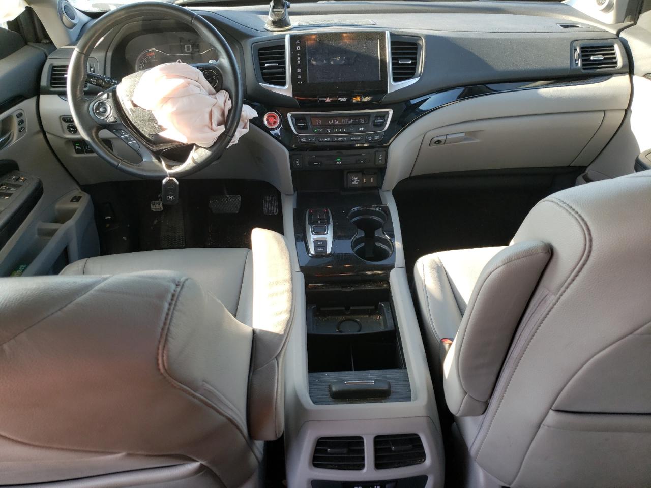 2017 Honda Pilot - Image 8