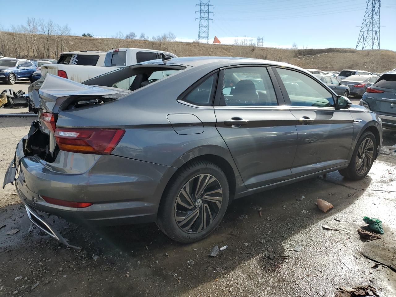 2019 Volkswagen Jetta - Image 3
