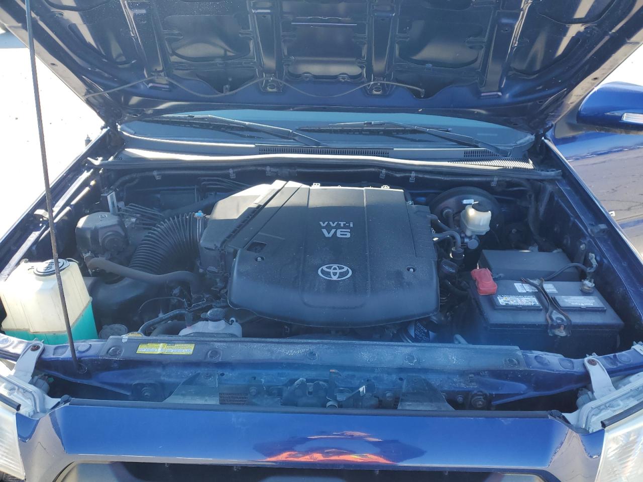 2015 Toyota Tacoma - Image 11
