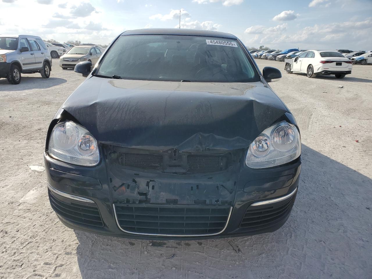 2010 Volkswagen Jetta - Image 5