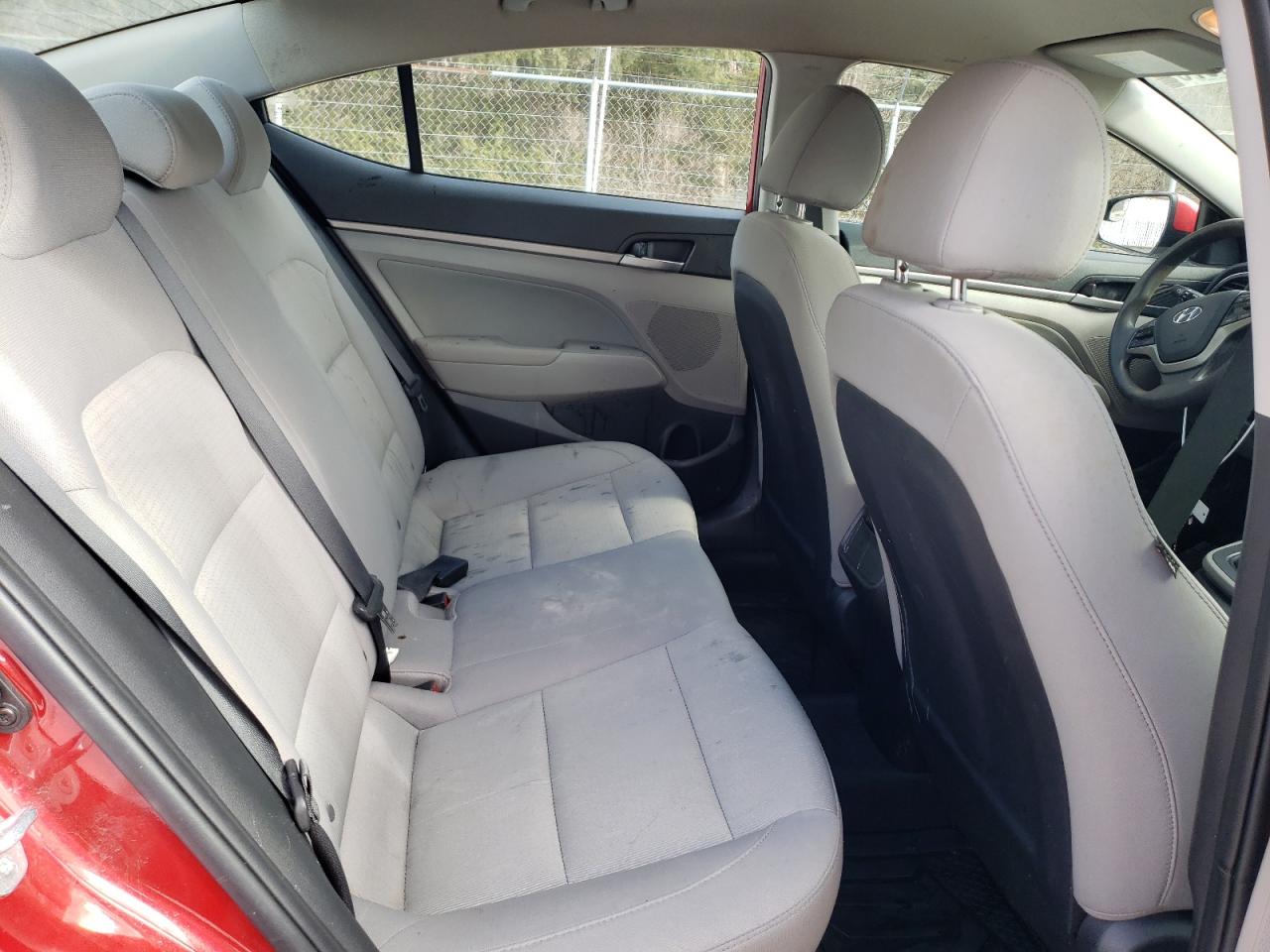 2017 Hyundai Elantra - Image 10