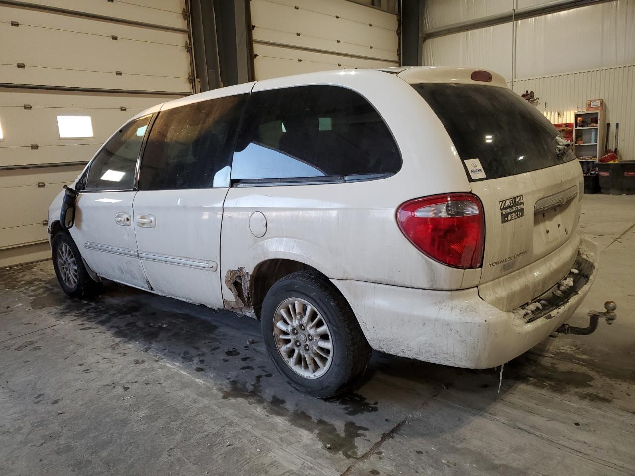2004 Chrysler Town & Country - Image 2