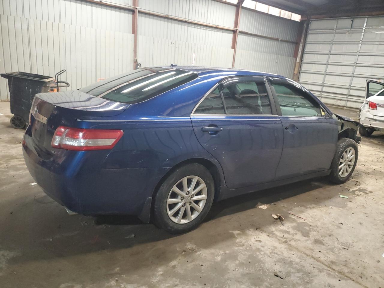 2011 Toyota Camry - Image 3