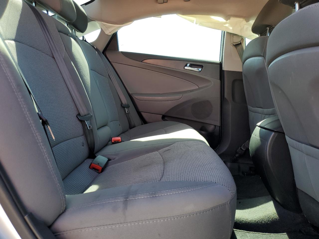 2013 Hyundai Sonata - Image 10