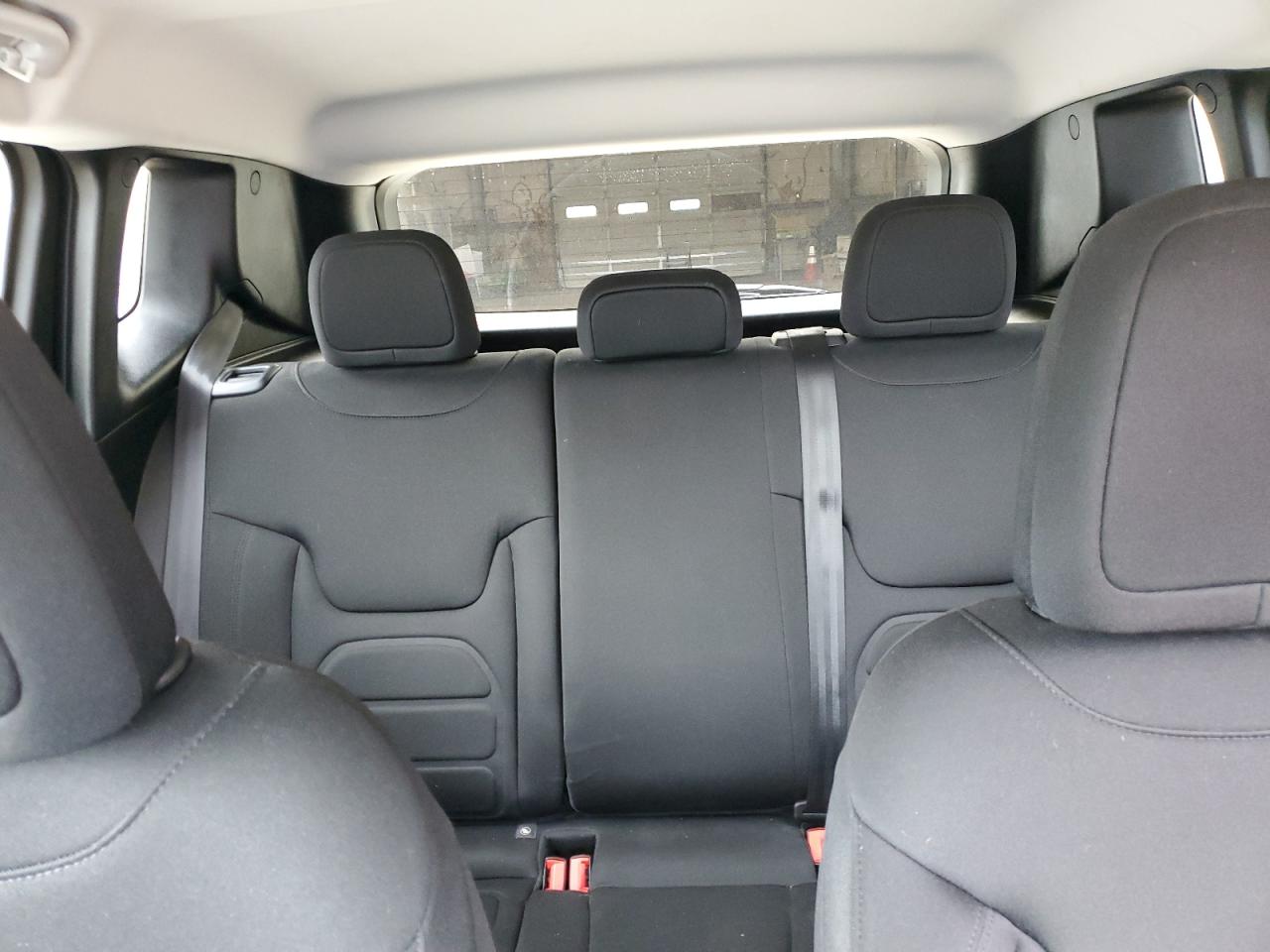 2021 Jeep Renegade - Image 10