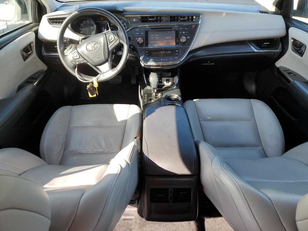 2016 Toyota Avalon - Image 8