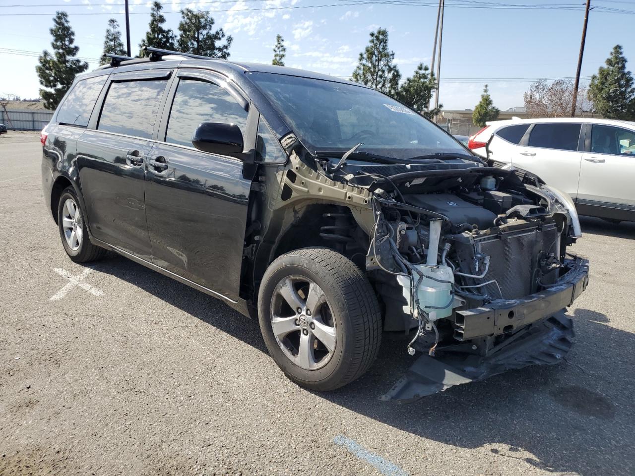 2015 Toyota Sienna - Image 4