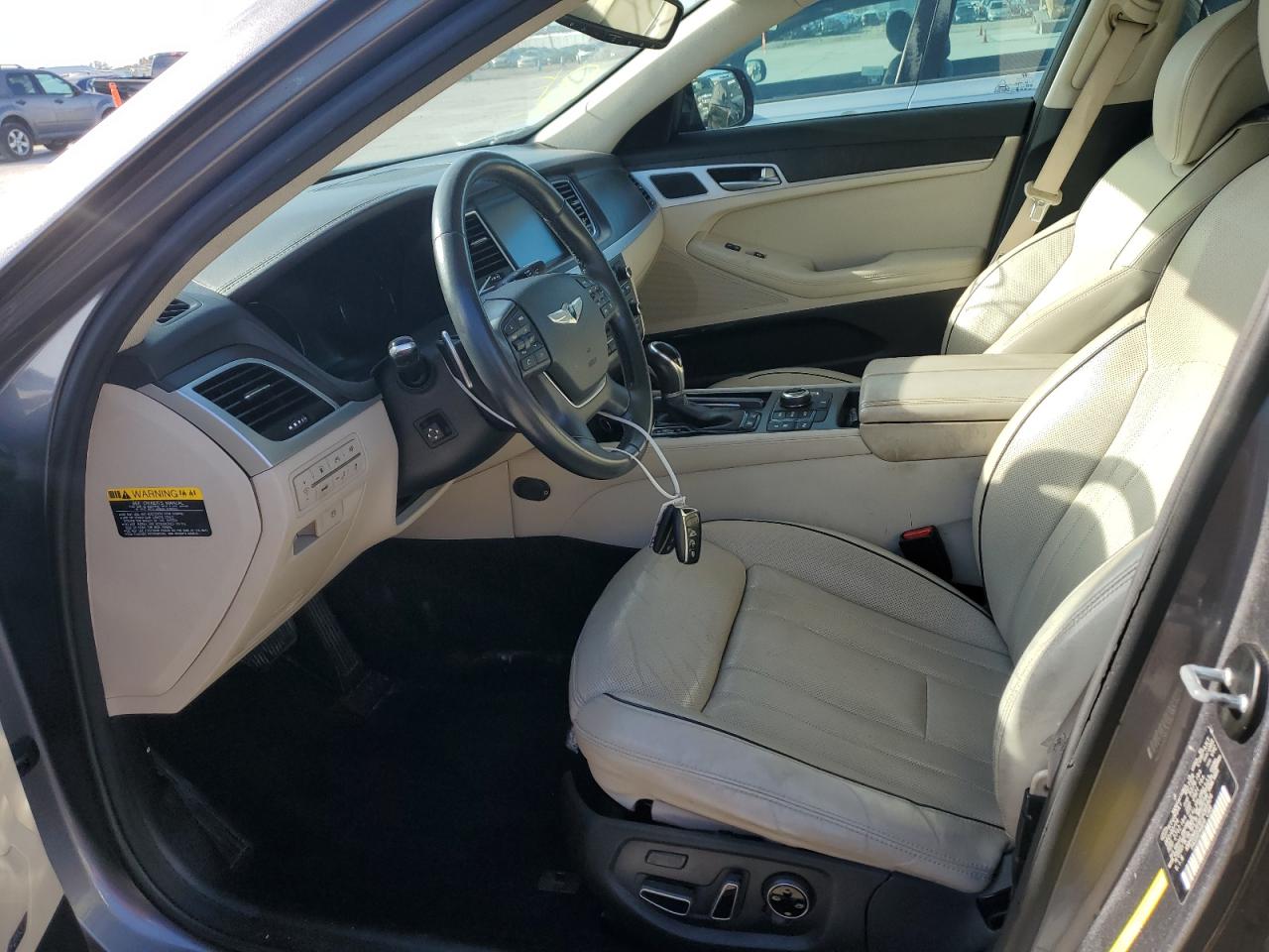 2015 Hyundai Genesis - Image 7