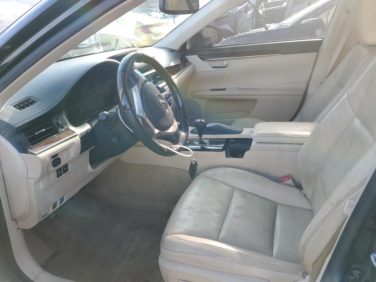 2013 Lexus ES - Image 7