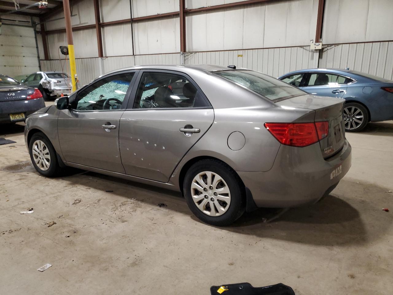 2010 Kia Forte - Image 2