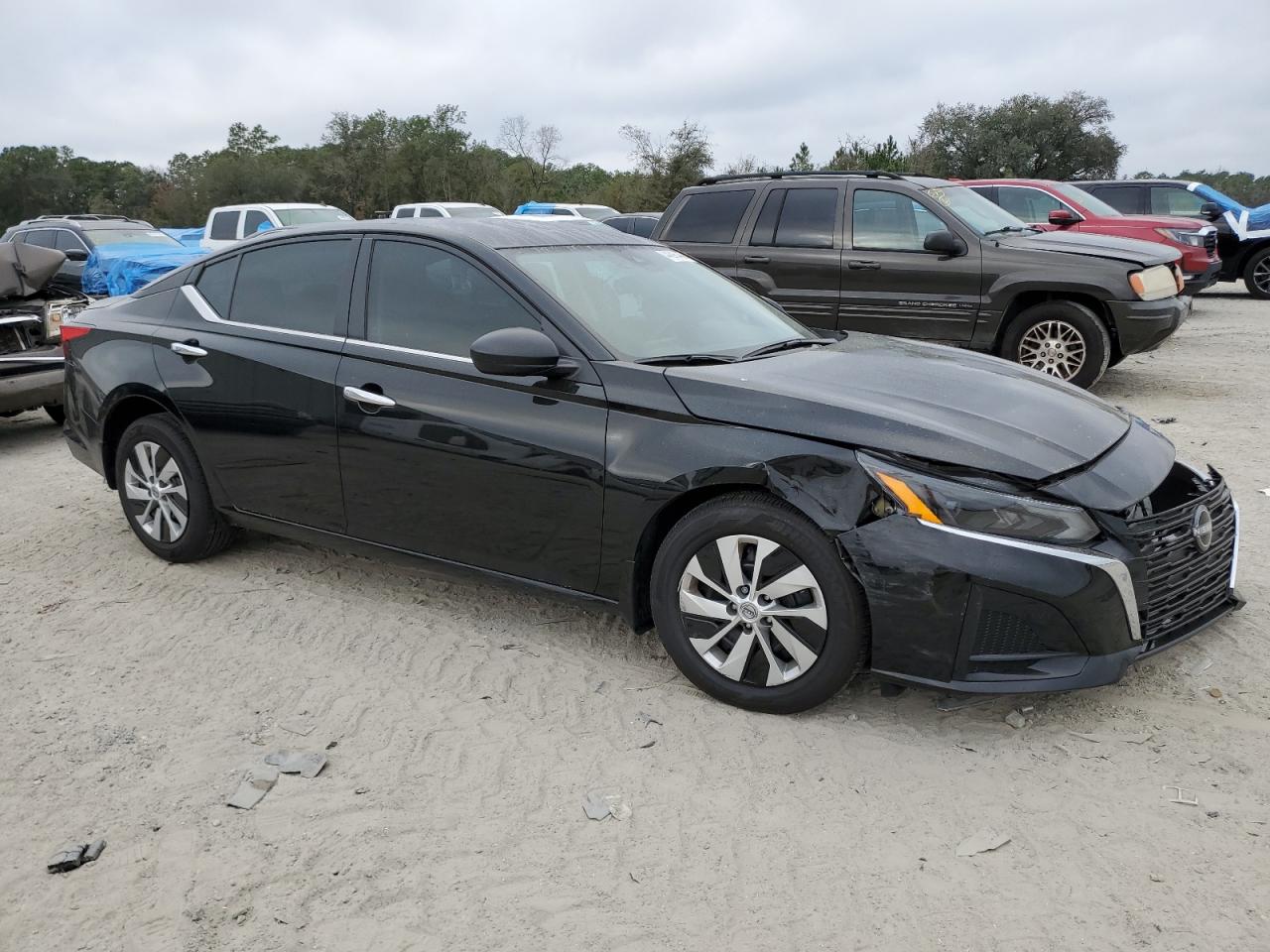 2024 Nissan Altima - Image 4