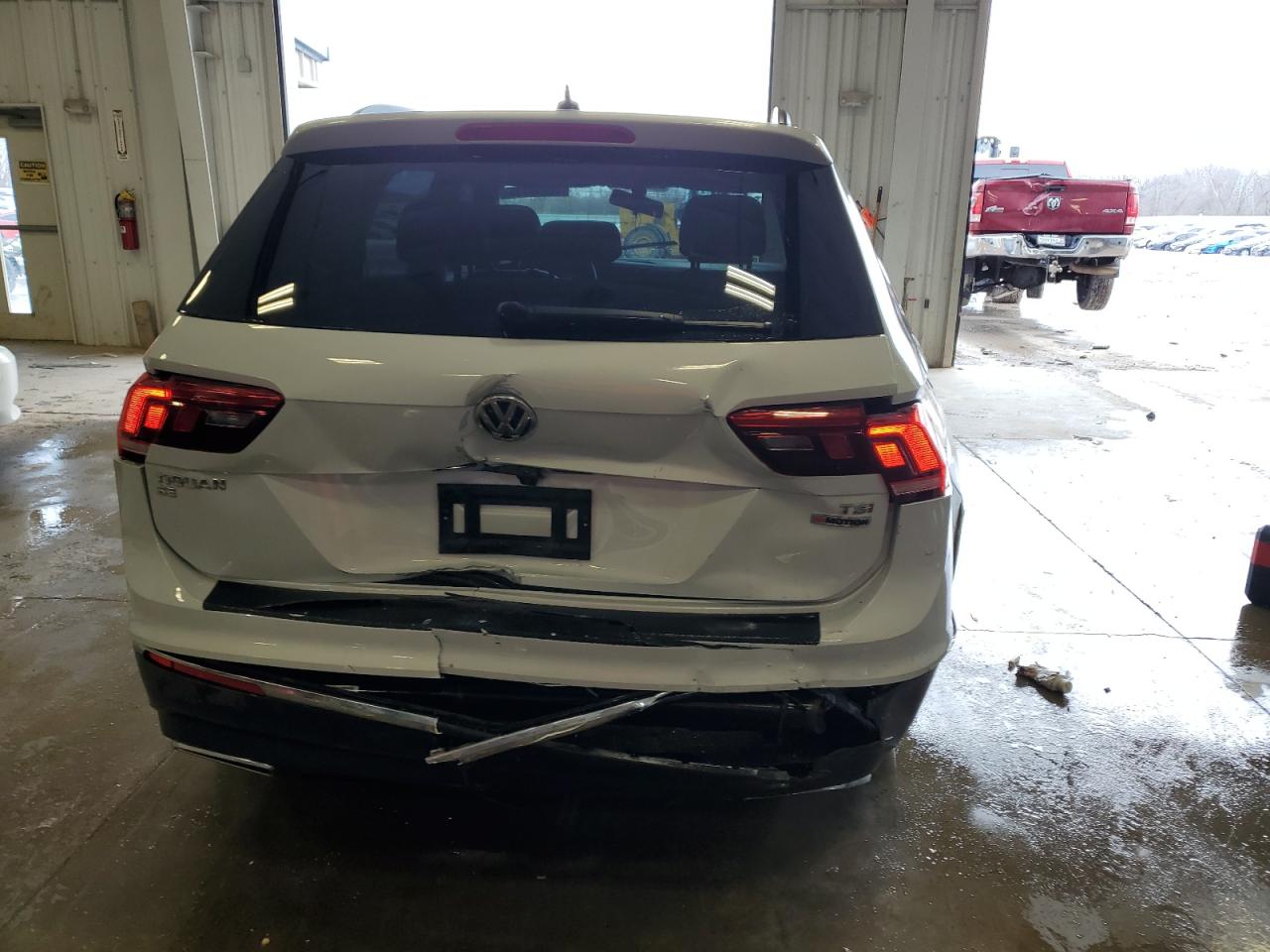 2018 Volkswagen Tiguan - Image 6