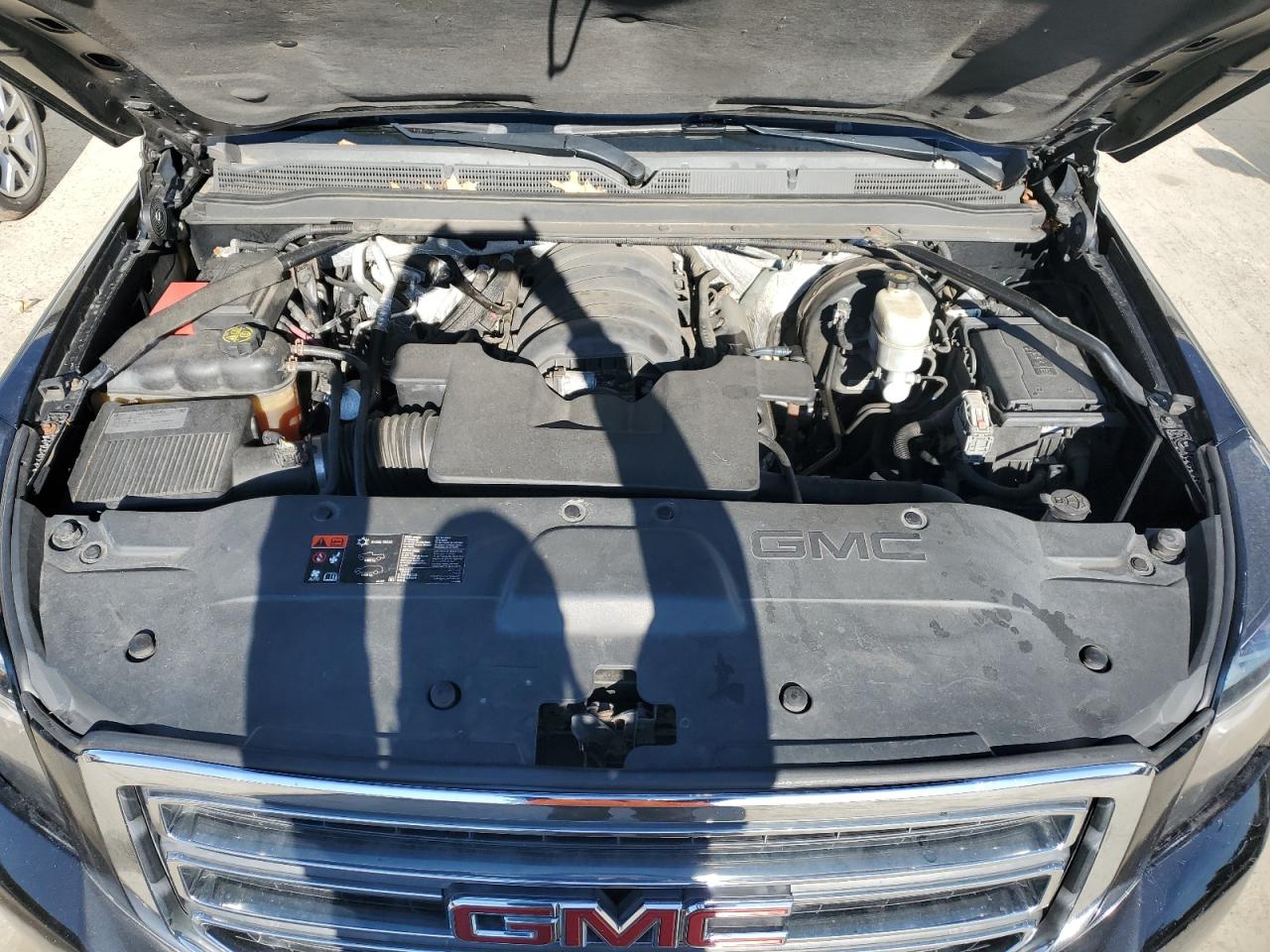 2015 GMC Yukon - Image 12