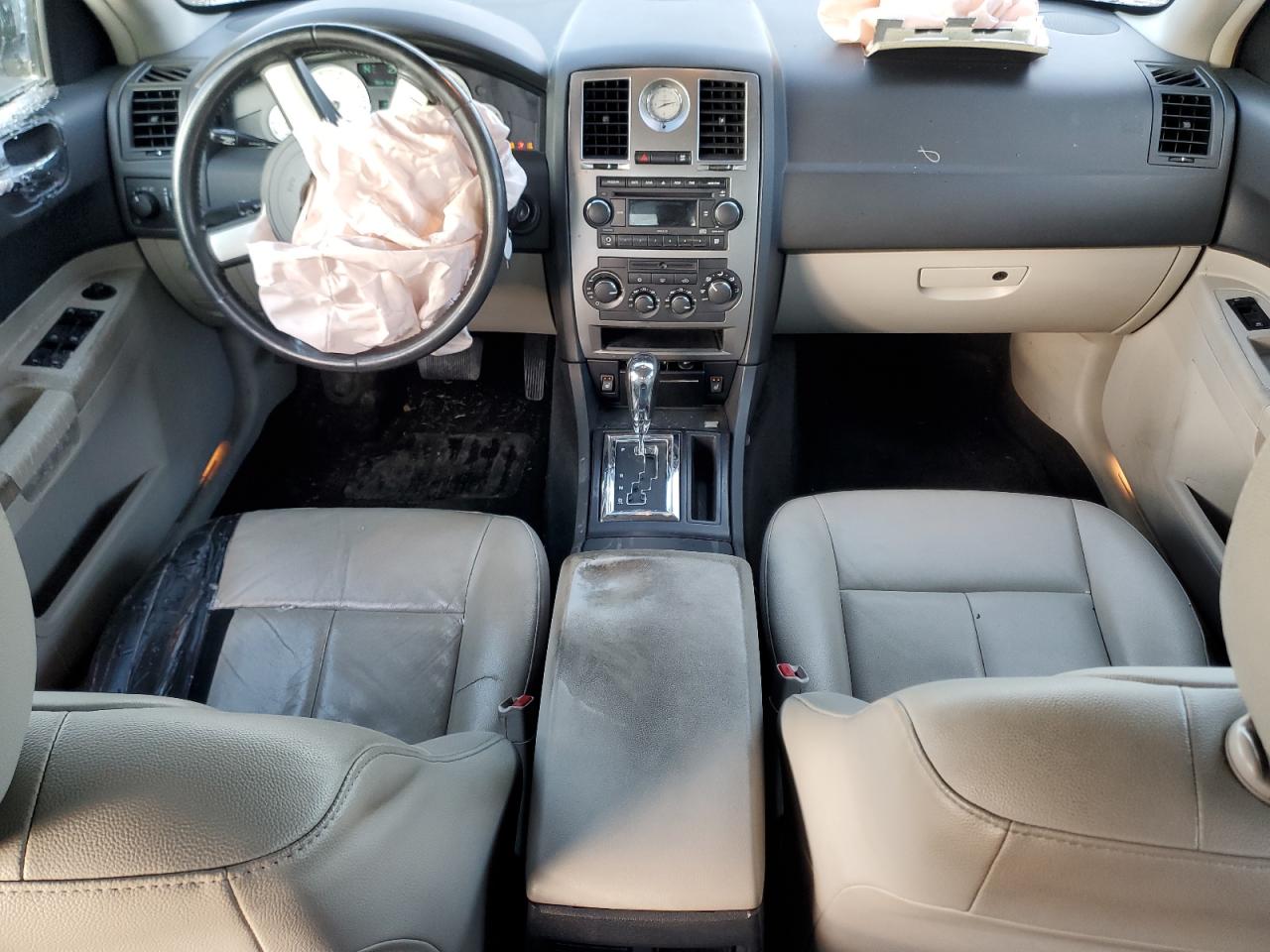 2006 Chrysler 300 - Image 8