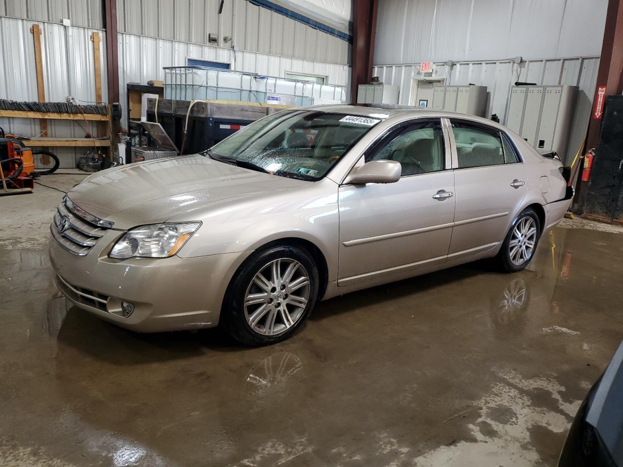 2007 Toyota Avalon - Image 1